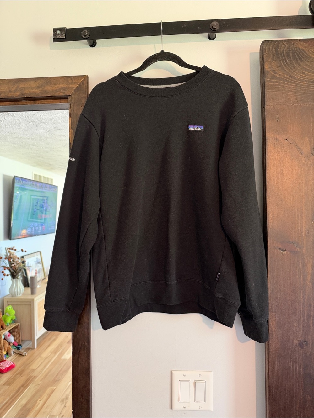 Patagonia Black Crewneck Sweatshirt - Breckenridge CO logo on sleeve